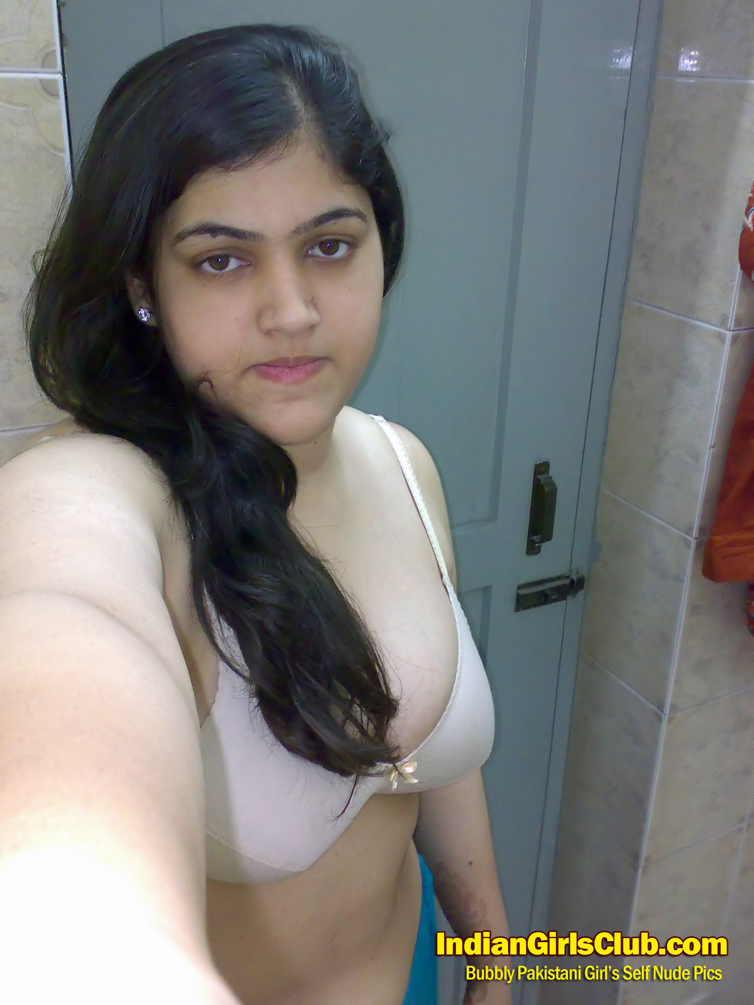 indian chubby girl nude selfie