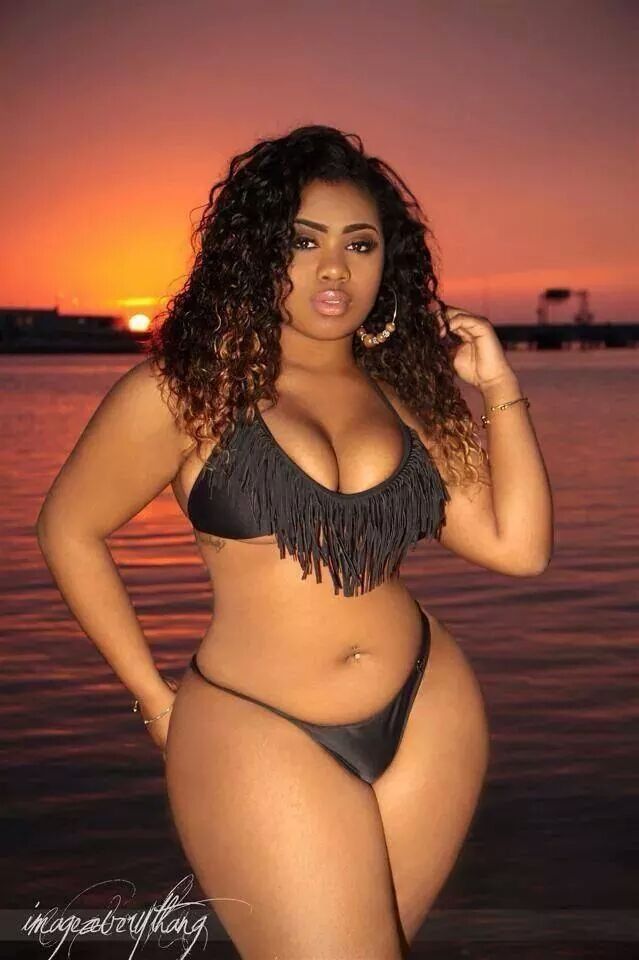 Curvy thick sexy women nude