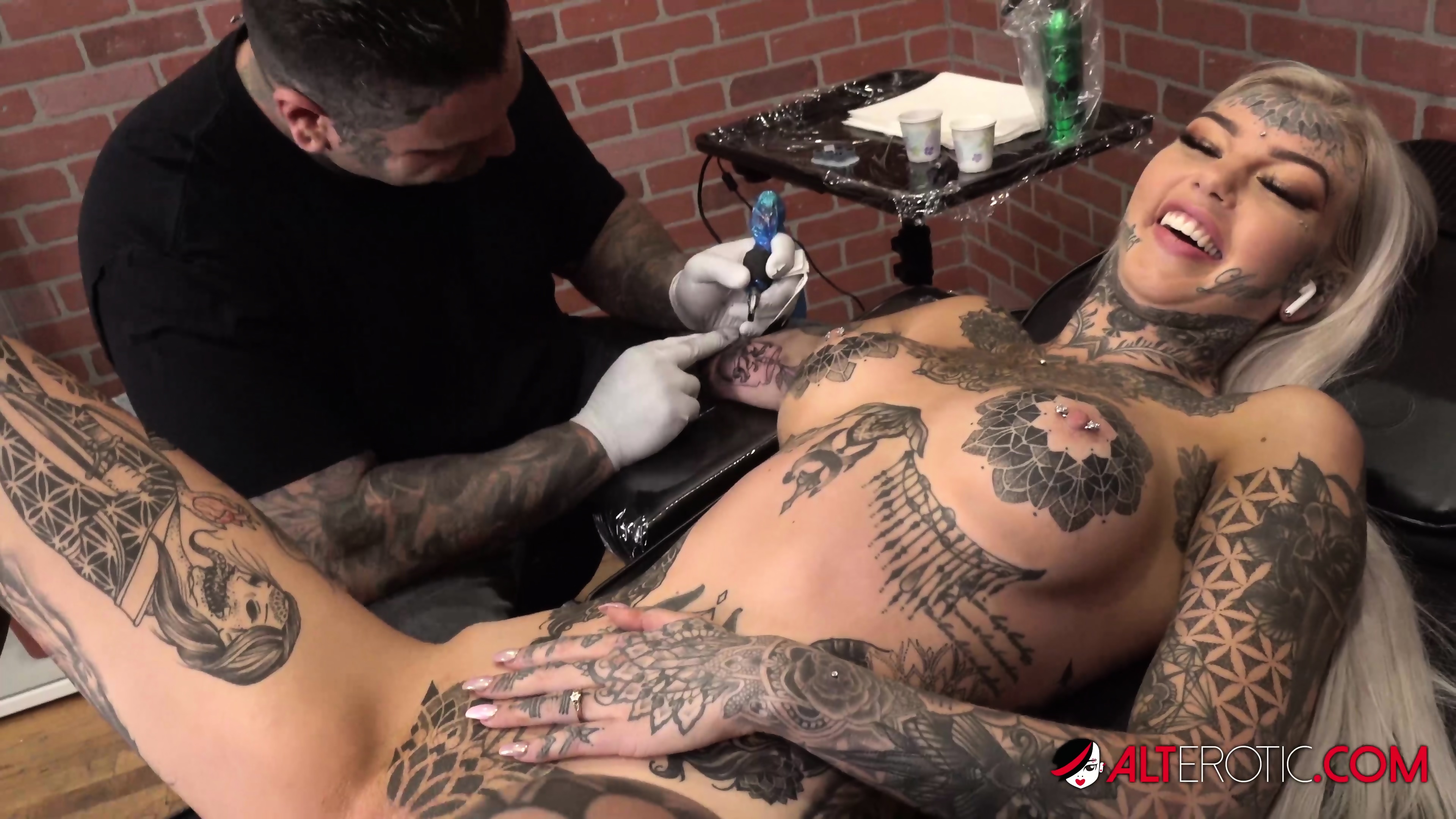 Tattooed french babe gets pounded